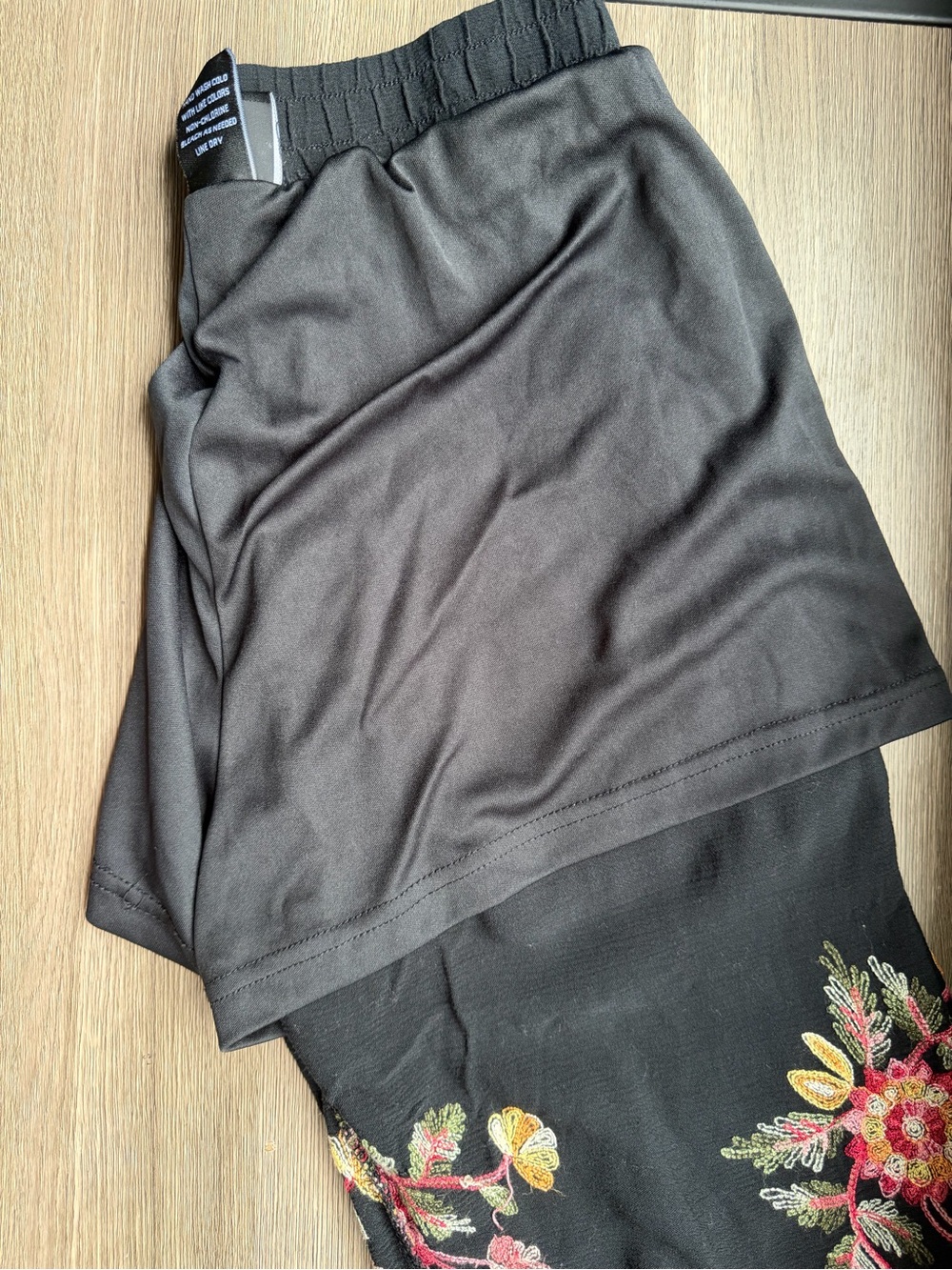 Liv Los Angeles Black Floral Embroidered Wide Lag Pants Size S - Picture 6 of 8